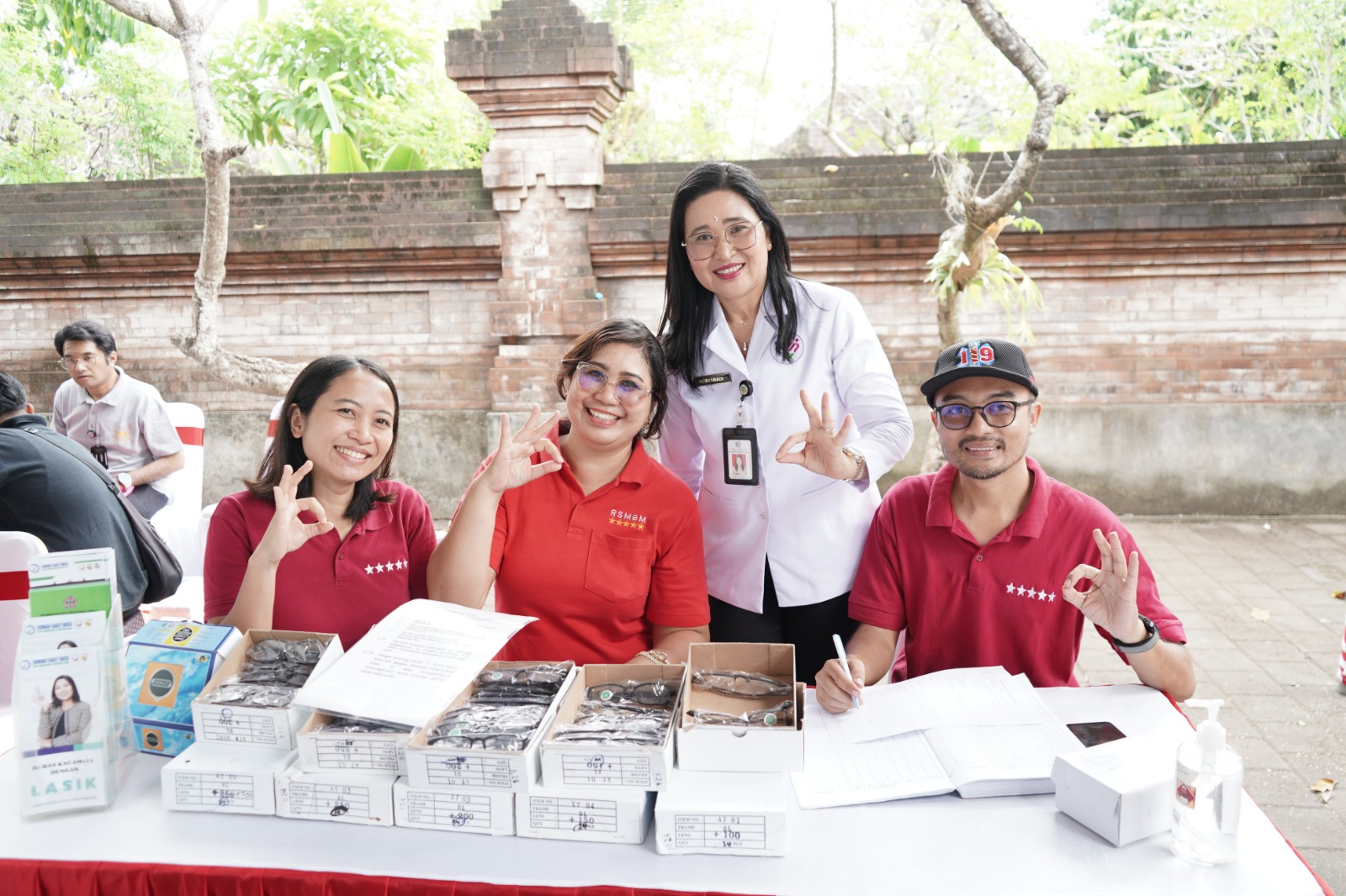Berbakti Sosial Dan Berbagi Di Wantilan Desa Yang Batu, Denpasar