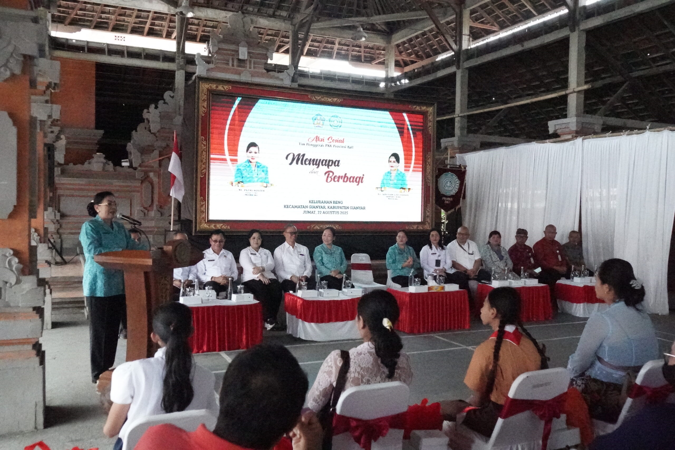Berbakti Dan Berbagi Bersama PKK Provinsi Bali Di Kelurahan Beng, Gianyar