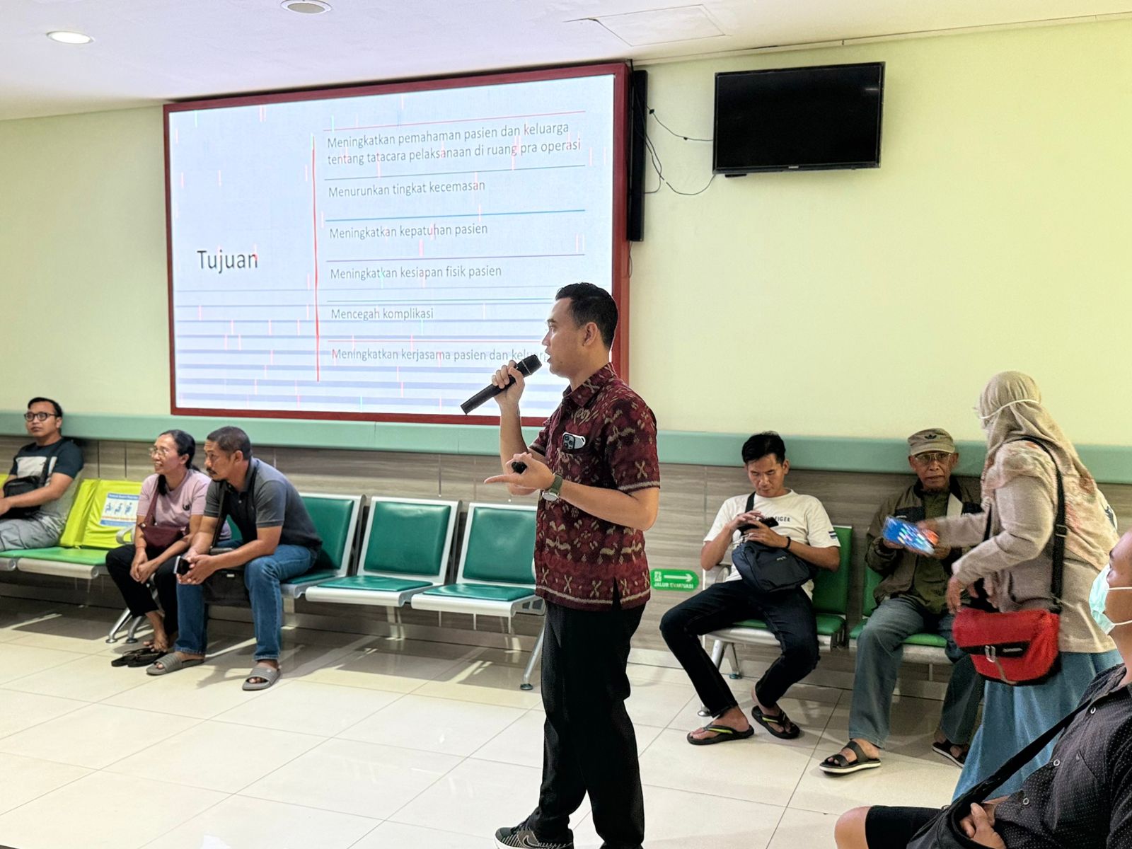 Kegiatan Penyuluhan Smart Friday dengan topik “Persiapan Operasi Katarak”