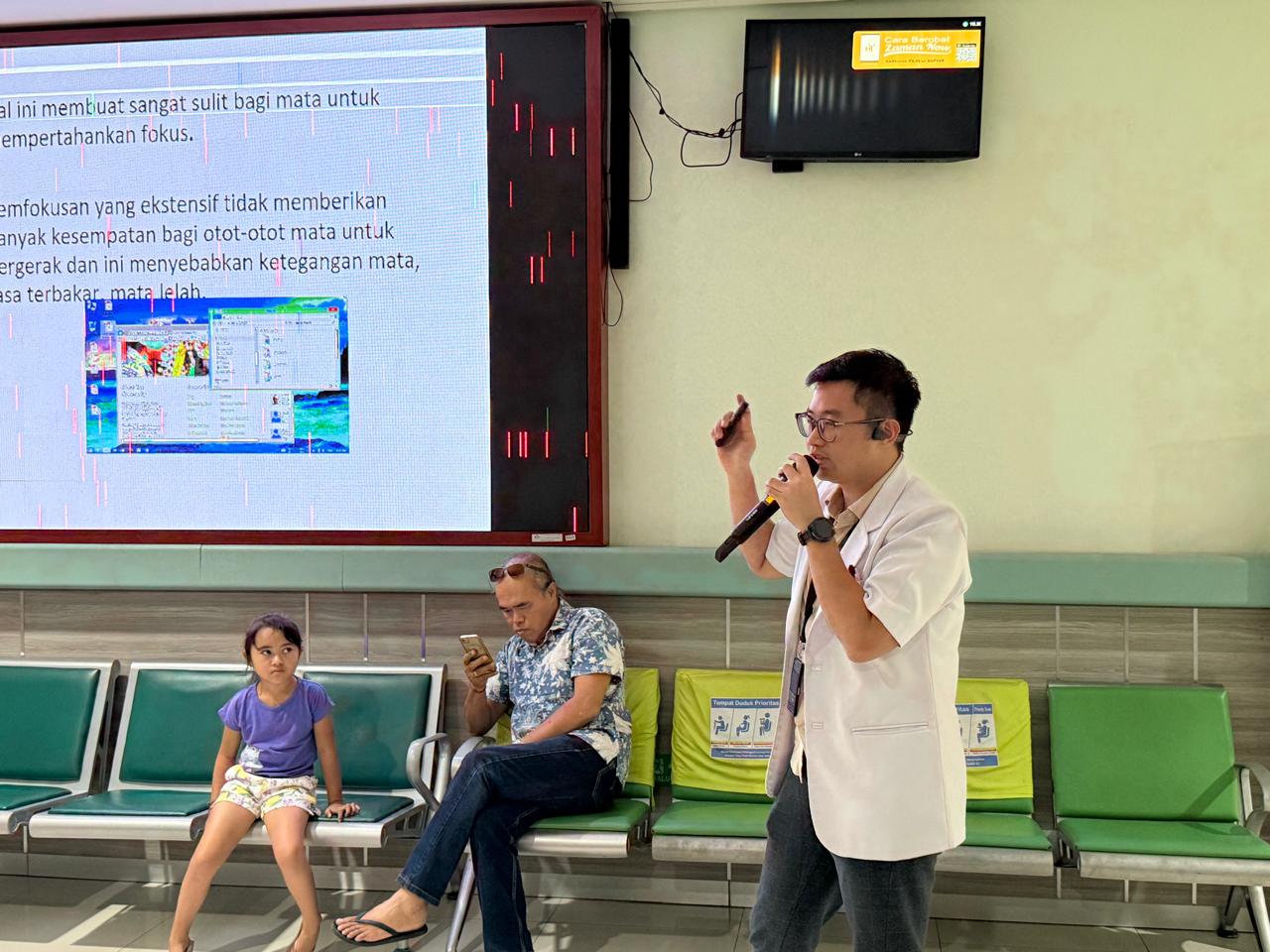 Kegiatan Penyuluhan Smart Friday dengan topik ”Computer Vision Syndrome”
